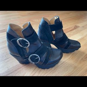 Brand New John Fluevog Mellow Soca boots.